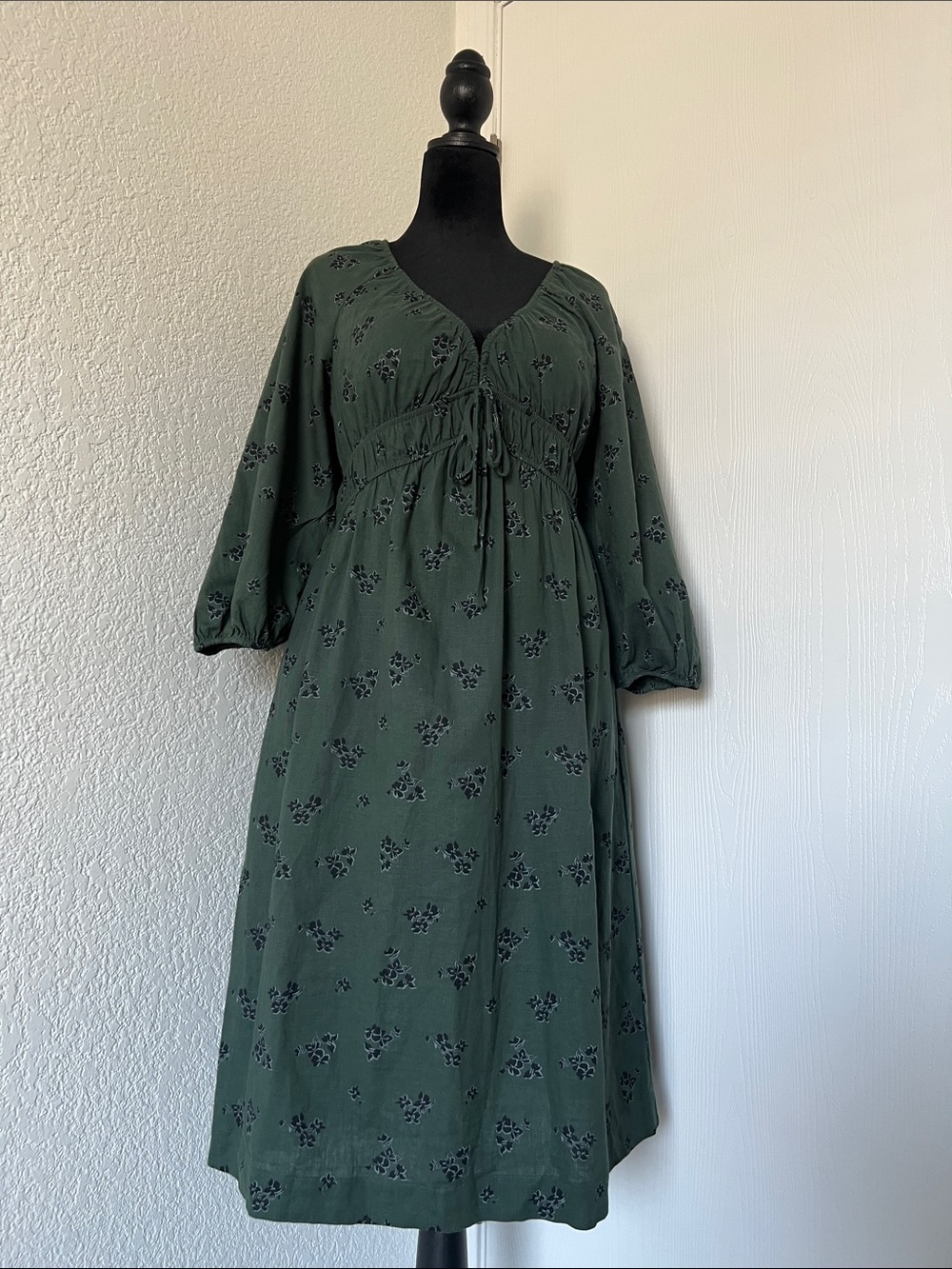 Universal Thread Olive Green Floral Tie-Front Midi Dress